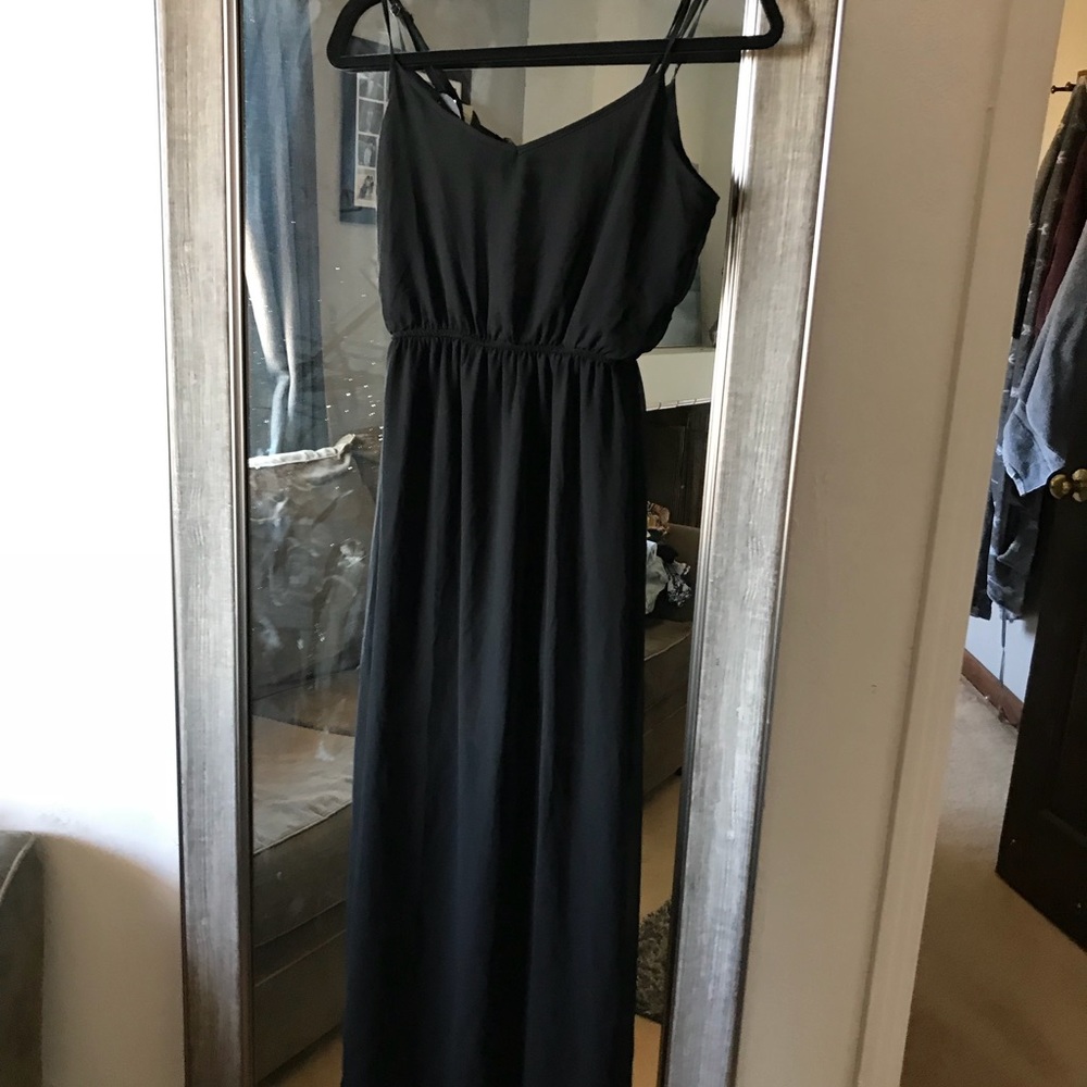 Long black halfway sheet dress